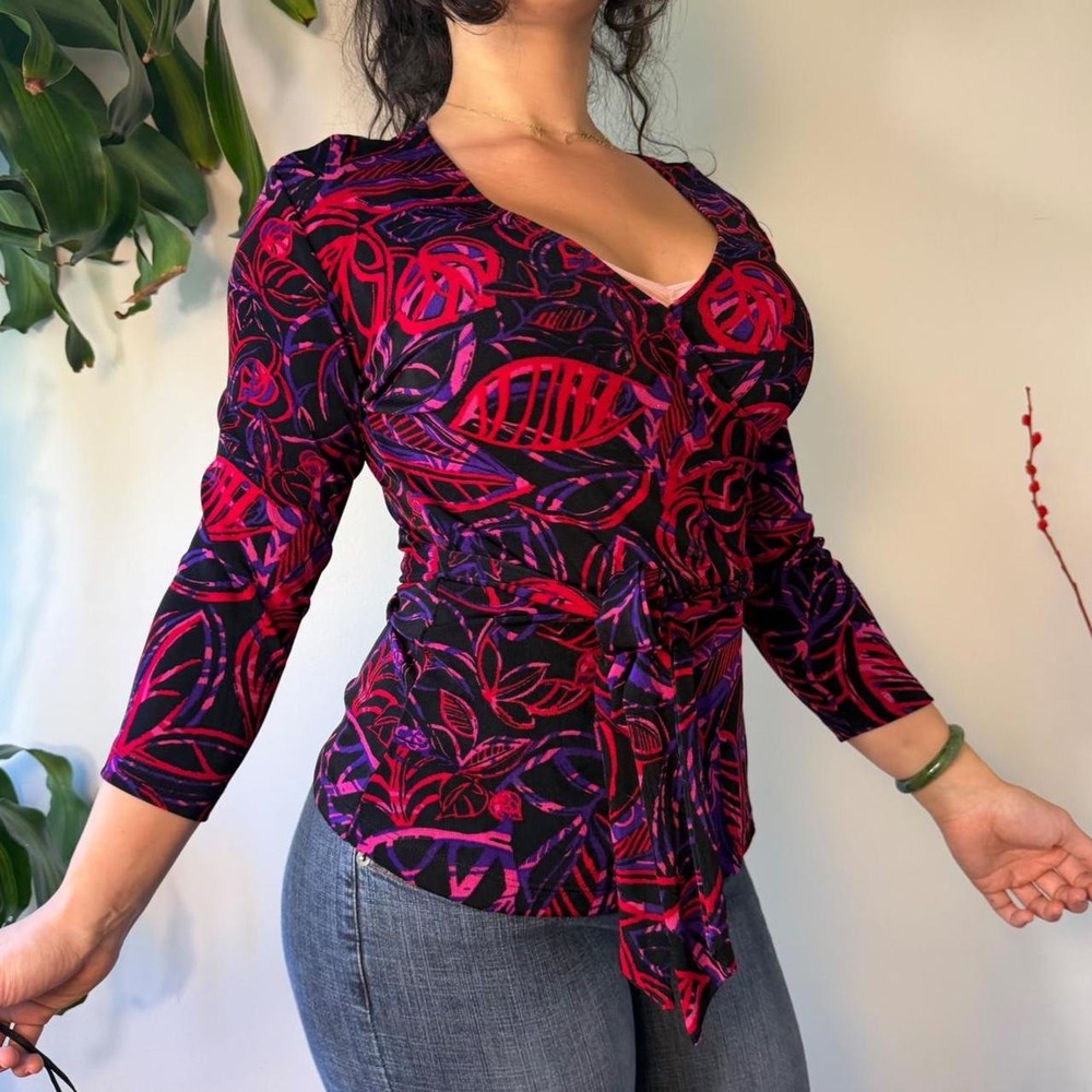 Chicos Travelers Red Purple Abstract Wrap Top‎ 3/4 Sleeve Whimsygoth Size 1 M